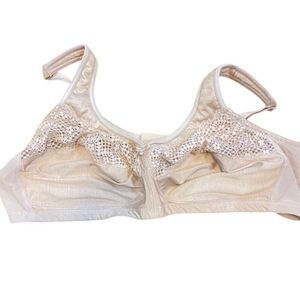 Glamorise tan size 48 B thick shoulder straps lace no wire